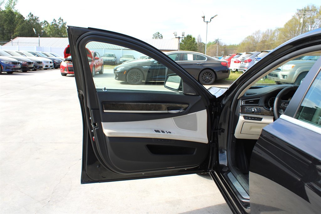 Used 2014 BMW 740Li image 36