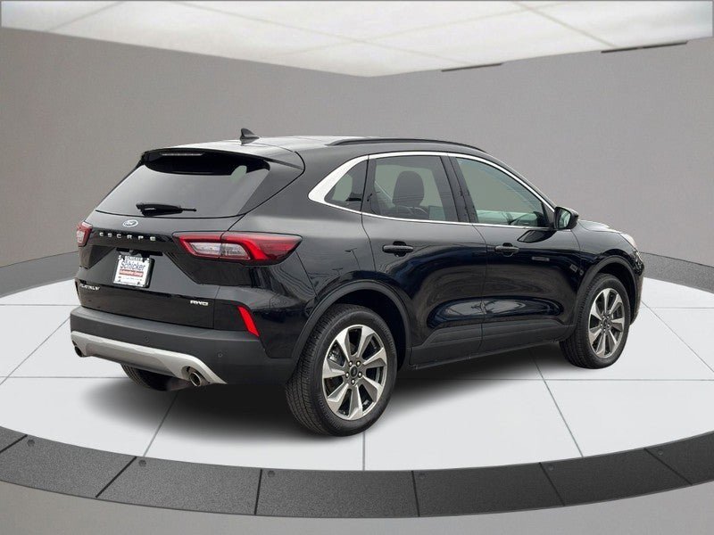 Used 2025 Ford Escape Platinum image 3