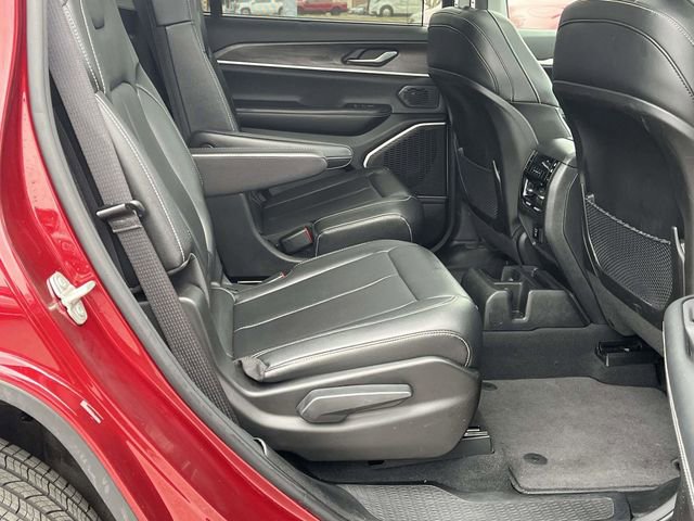 Used 2024 Jeep Grand Cherokee L Limited w/ Luxury Tech Group II image 24