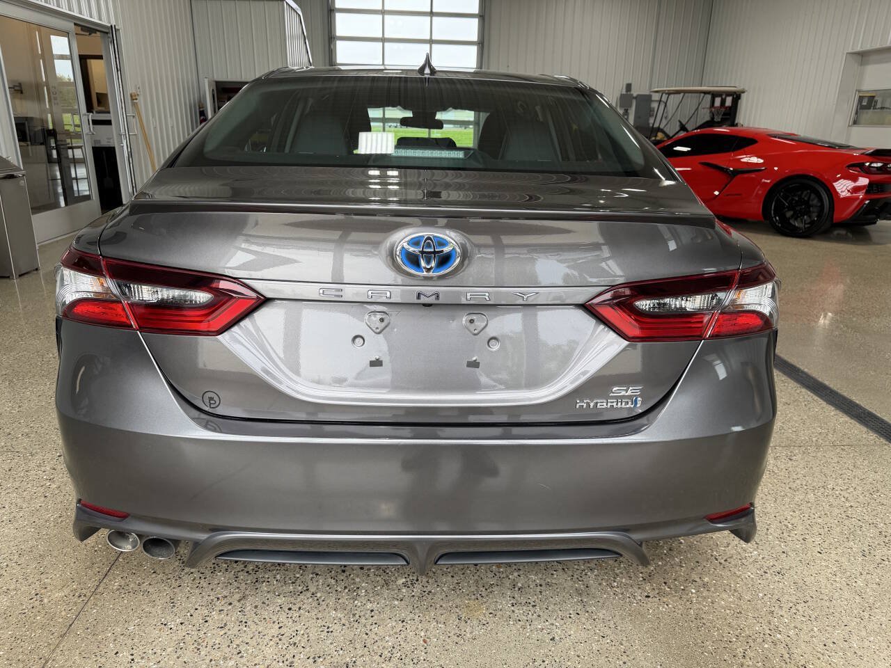 Used 2023 Toyota Camry SE FWD image 5