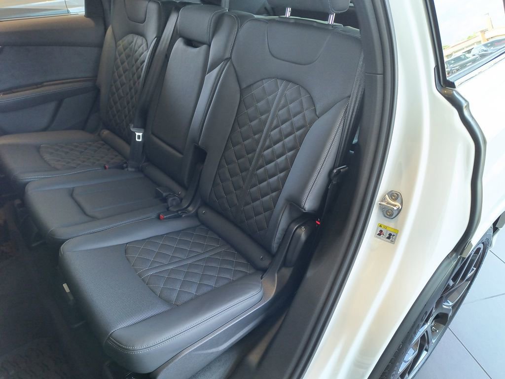 New 2026 Audi SQ7 Premium Plus image 9