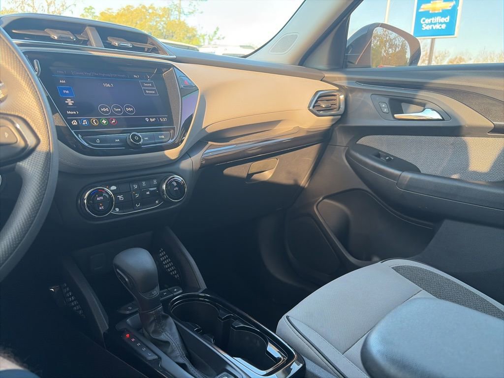 Used 2021 Chevrolet TrailBlazer LT w/ Convenience Package FWD image 21
