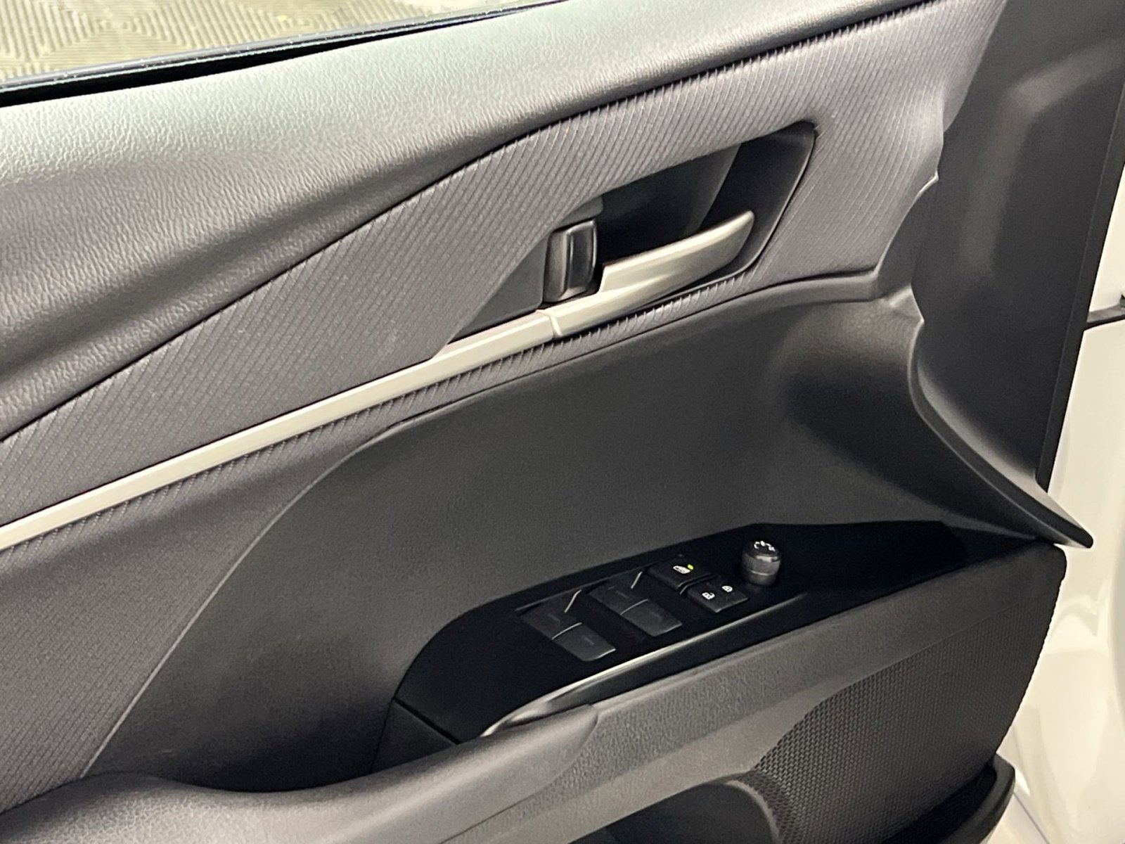 Used 2025 Toyota Camry SE image 15