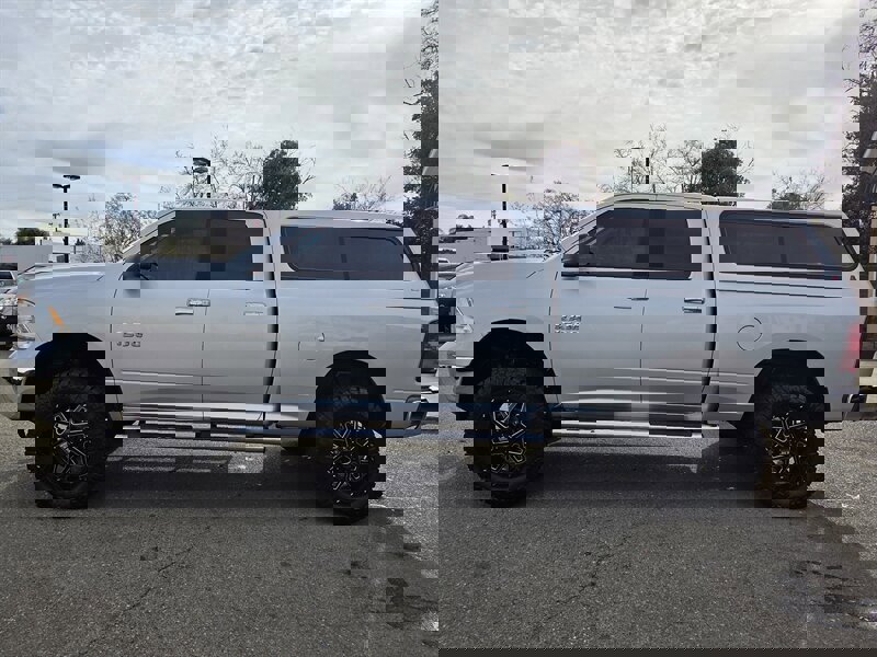 Used 2016 RAM 1500 Classic SLT image 3