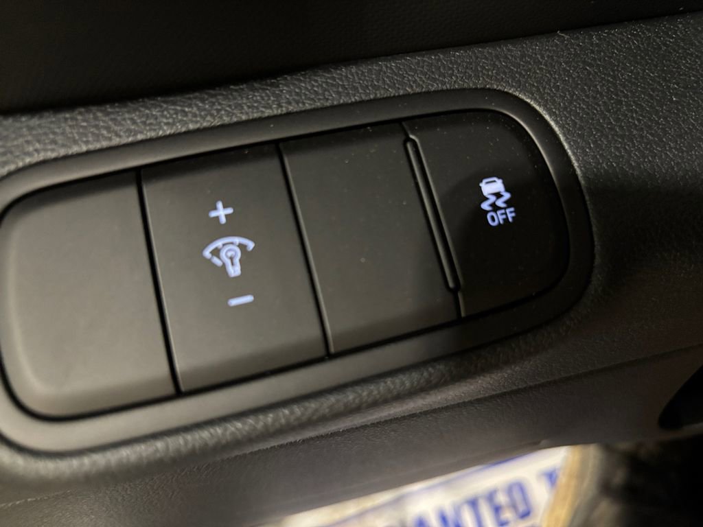 New 2025 Hyundai Venue SEL image 34