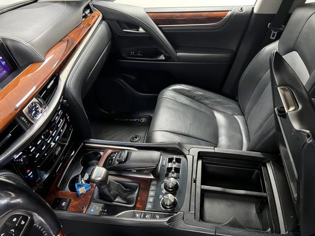 Used 2016 Lexus LX 570 4WD w/ Luxury Package image 38