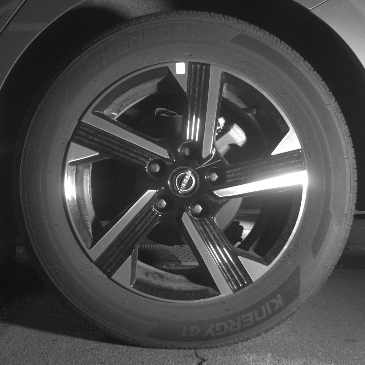 Used 2025 Nissan Sentra SV FWD image 14