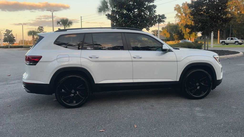 New 2026 Volkswagen Atlas SE image 9