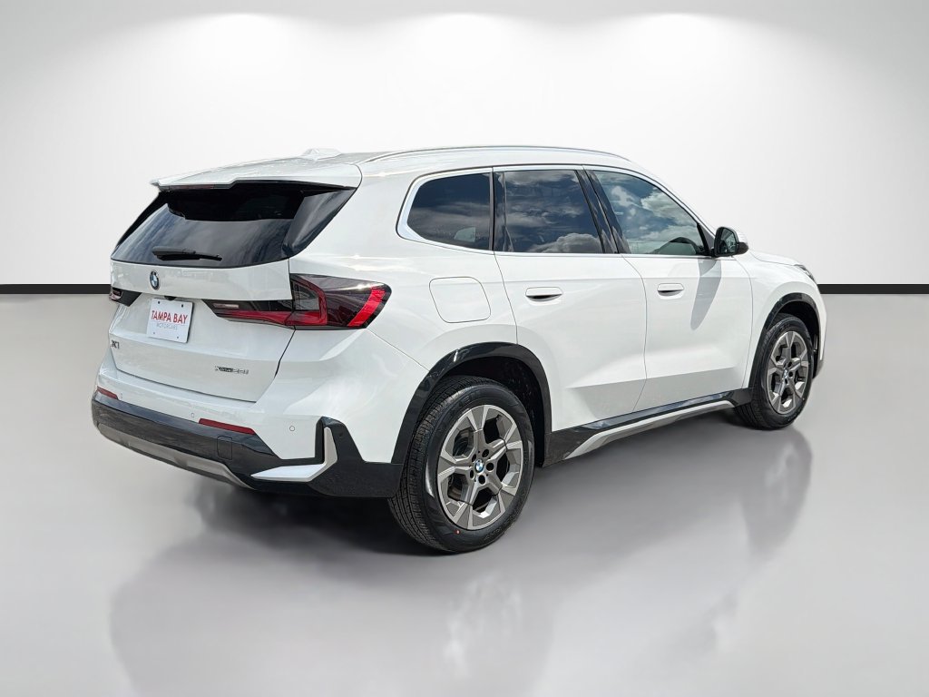 Used 2023 BMW X1 xDrive28i w/ Convenience Package AWD/4WD image 3