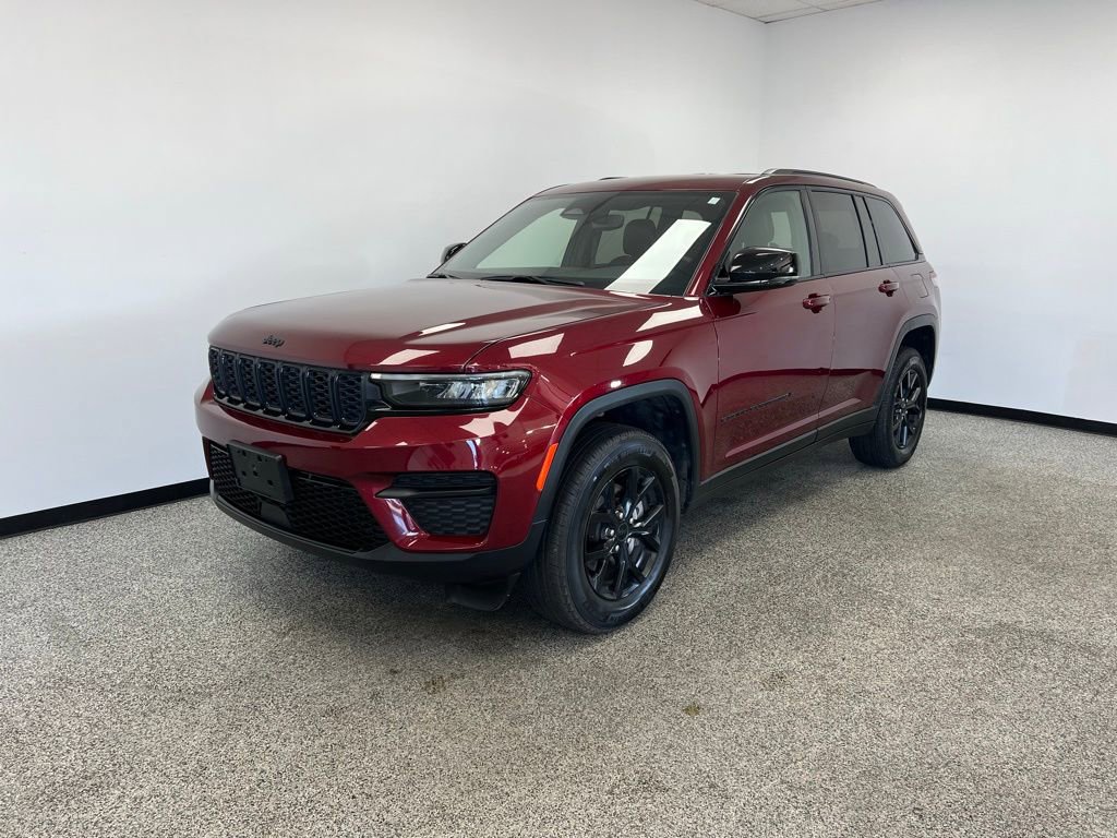 Used 2024 Jeep Grand Cherokee Altitude image 16