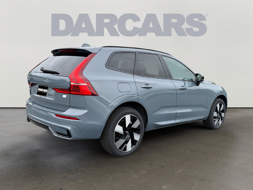 Certified 2024 Volvo XC60 T8 Plus w/ Climate Package AWD/4WD image 6