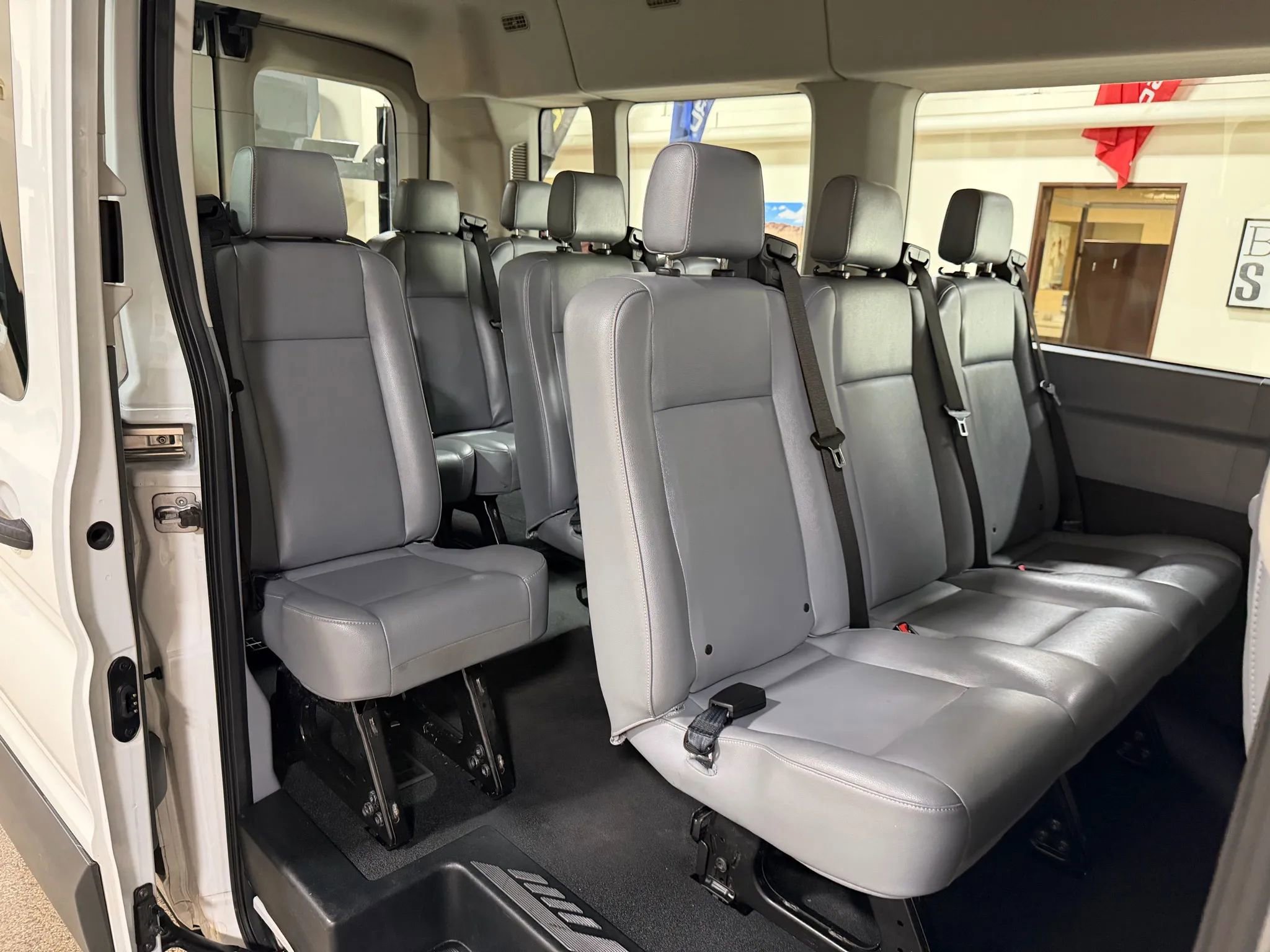 Used 2018 Ford Transit 350 XL image 30