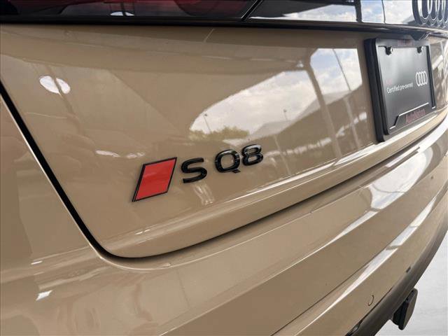 Used 2025 Audi SQ8 Premium Plus w/ Executive Package image 9