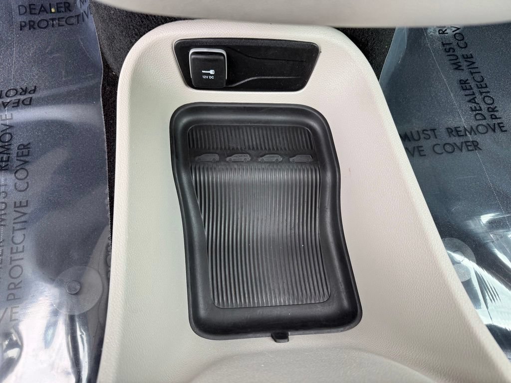 Used 2024 Chrysler Pacifica Touring-L FWD image 30