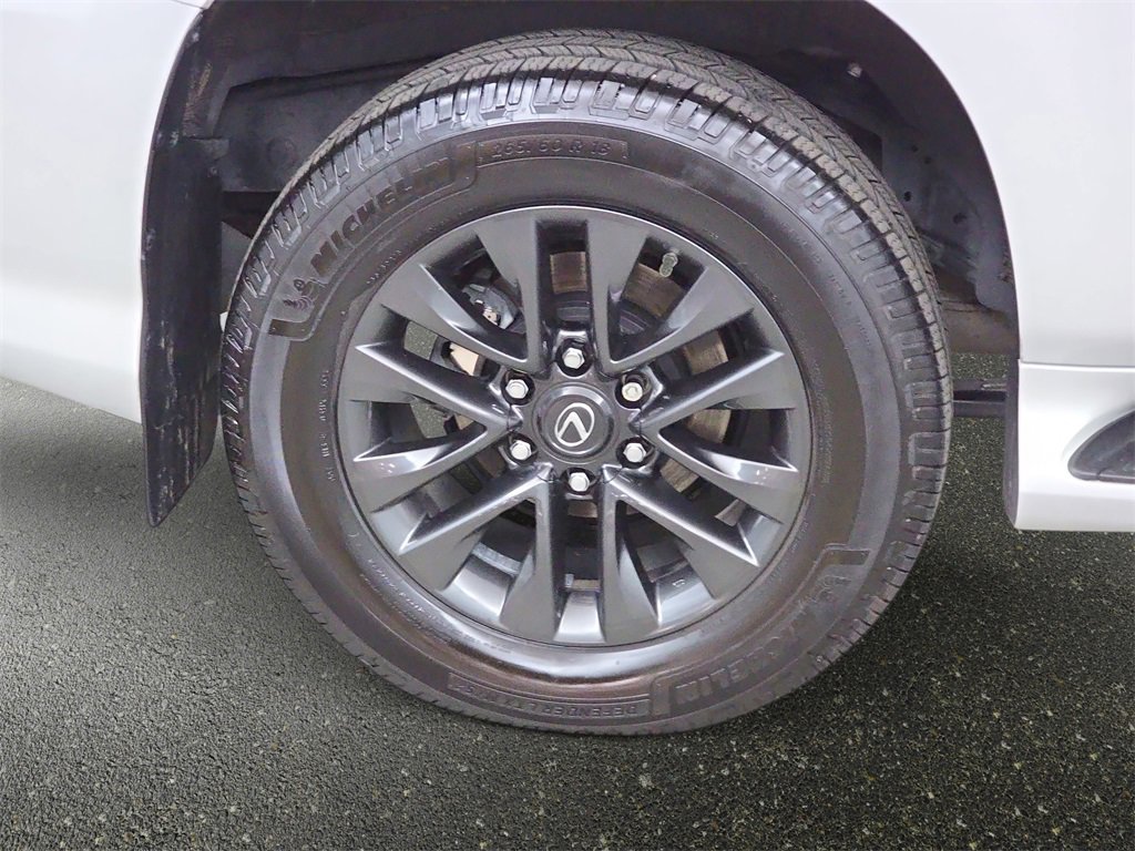 Used 2020 Lexus GX 460 Premium w/ Premium Package image 34