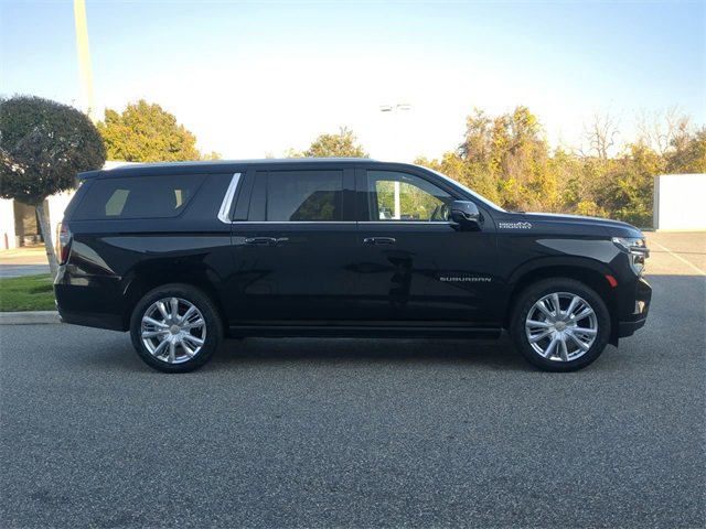 Used 2023 Chevrolet Suburban High Country w/ Premium Package image 3