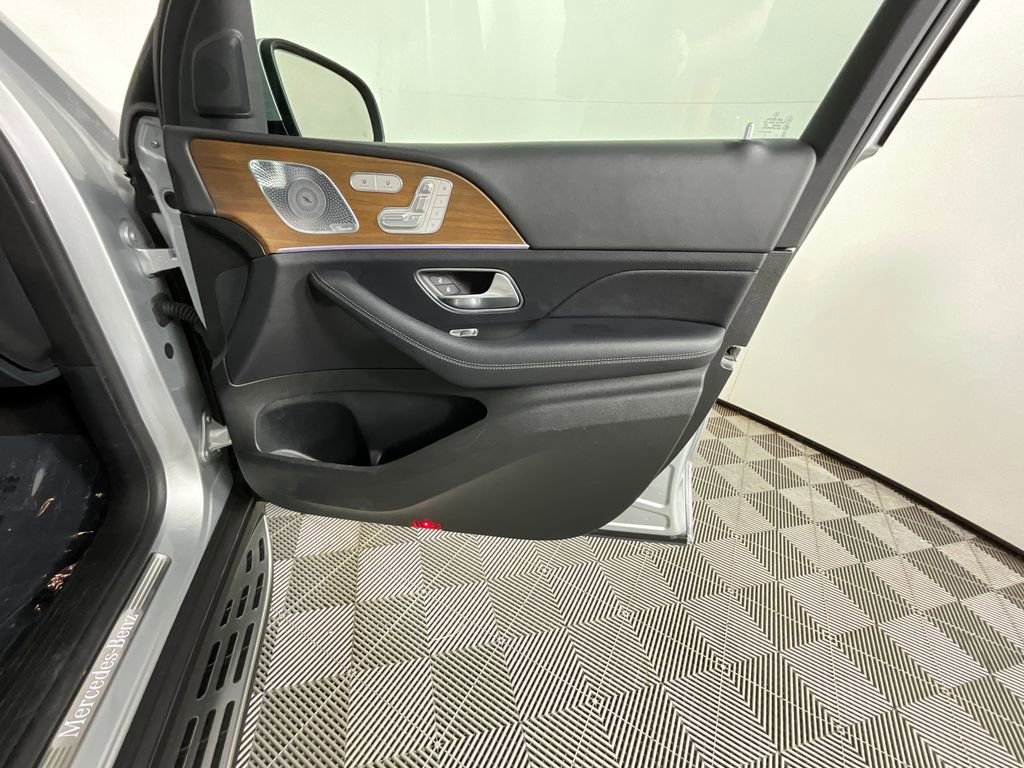 Used 2020 Mercedes-Benz GLS 450 4MATIC image 22