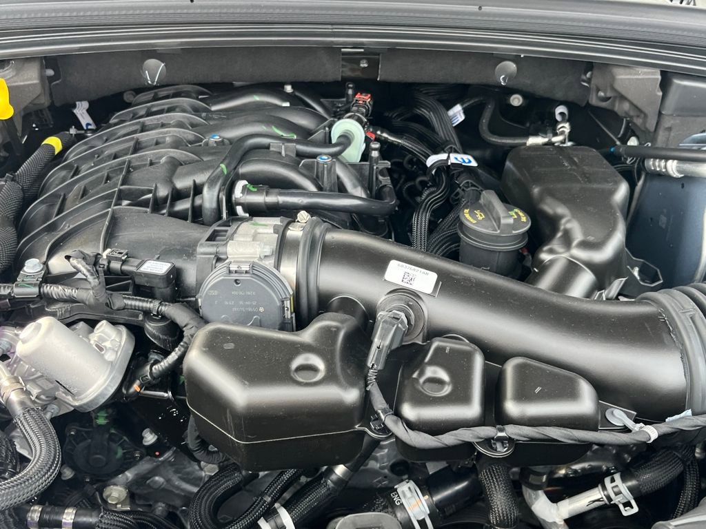 New 2025 Jeep Grand Cherokee Laredo X w/ Luxury Tech Group I image 3