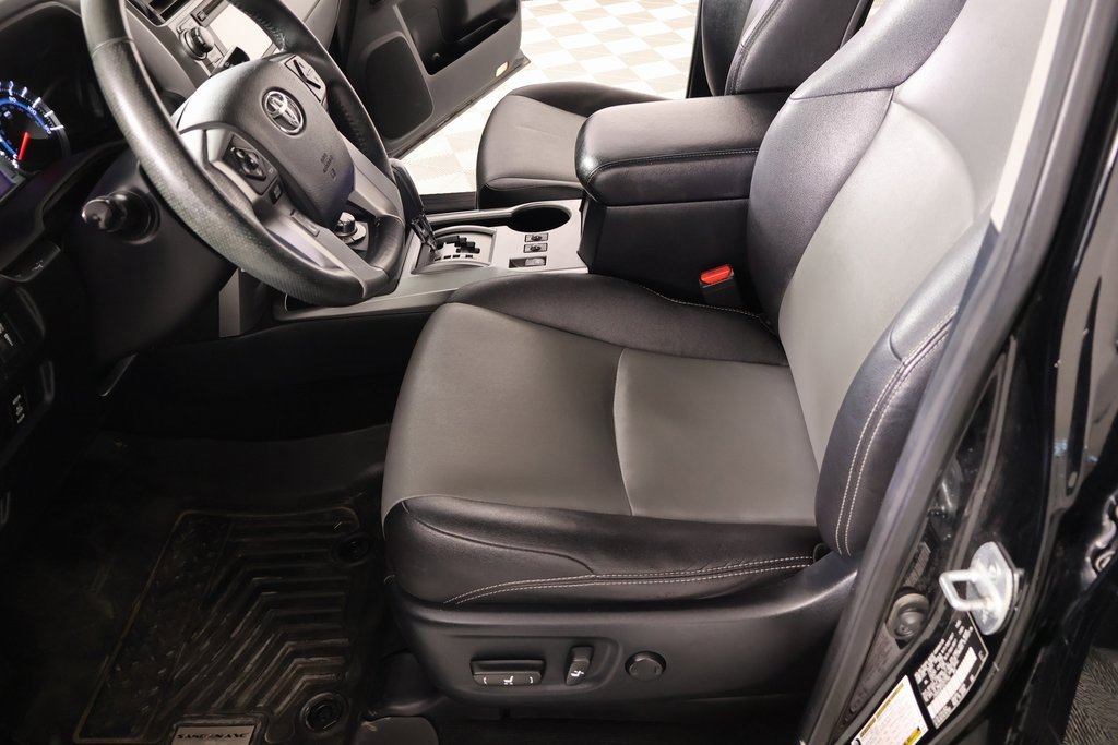 Used 2016 Toyota 4Runner image 13