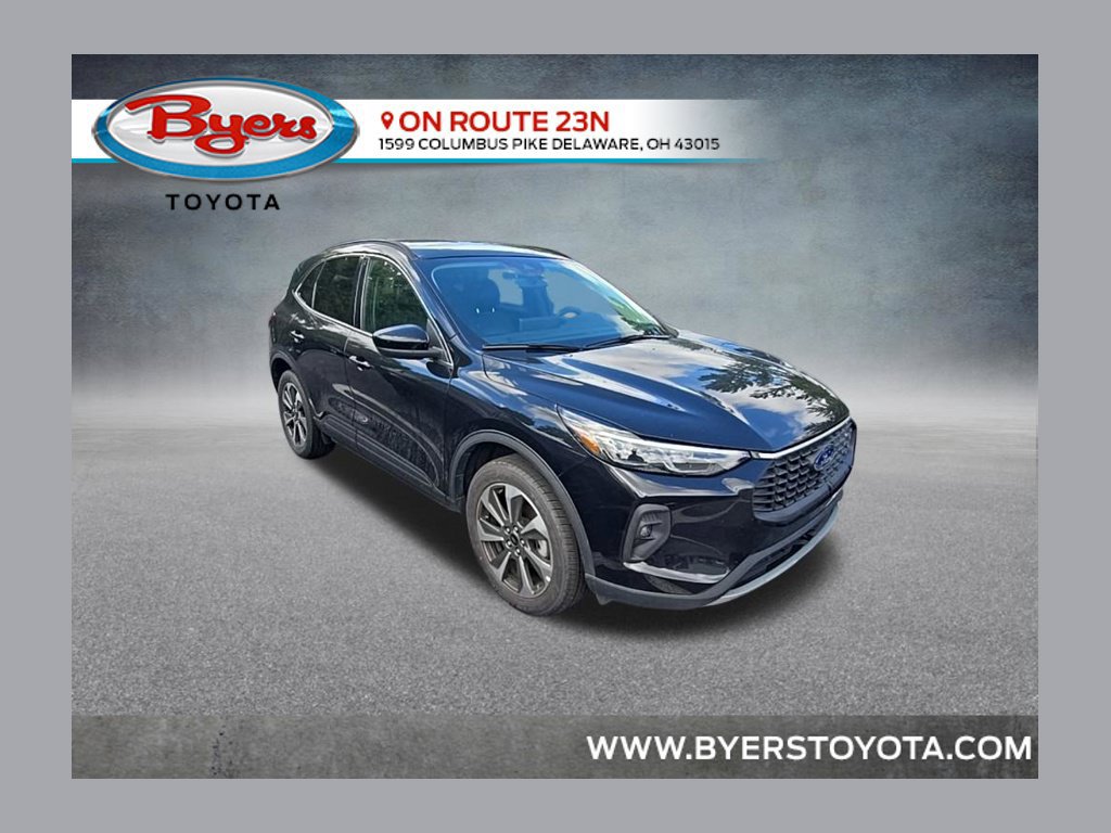 Used 2025 Ford Escape Platinum AWD/4WD image 1