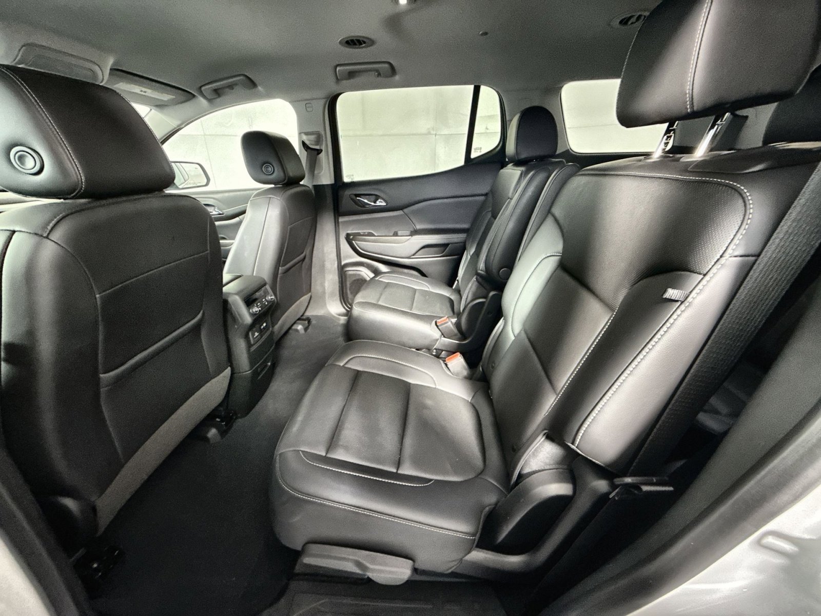 Used 2023 GMC Acadia SLT w/ Preferred Package image 23