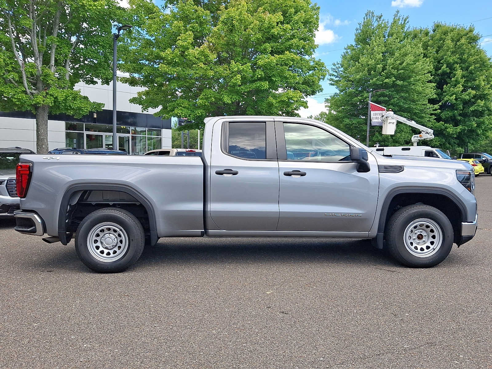 Used 2023 GMC Sierra 1500 Pro w/ Pro Value Package AWD/4WD image 7