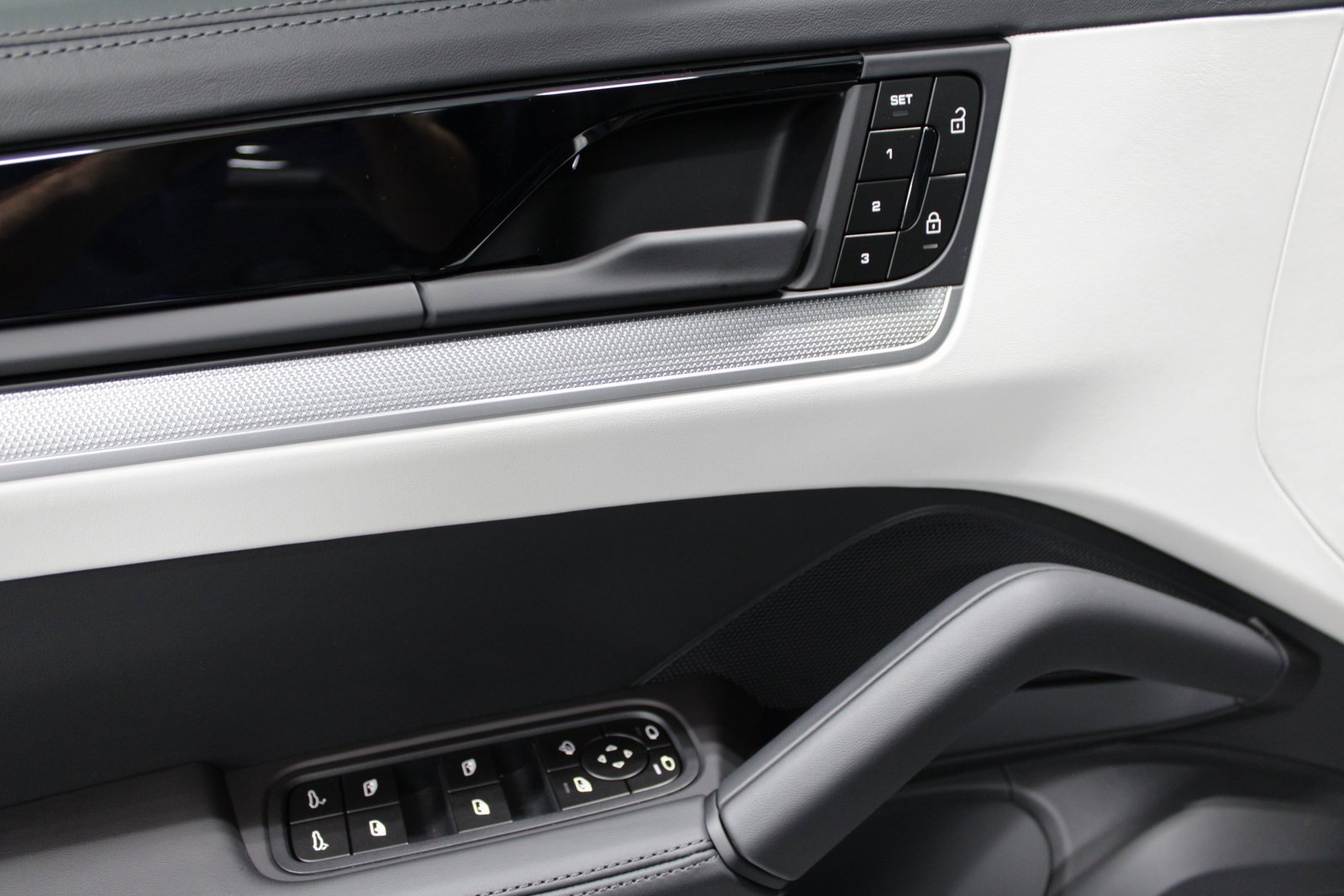 New 2026 Porsche Cayenne S image 26