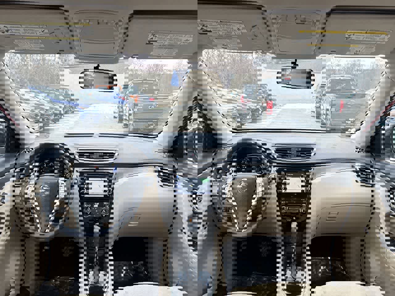 Used 2016 Nissan Rogue SV w/ SV Premium Package image 13