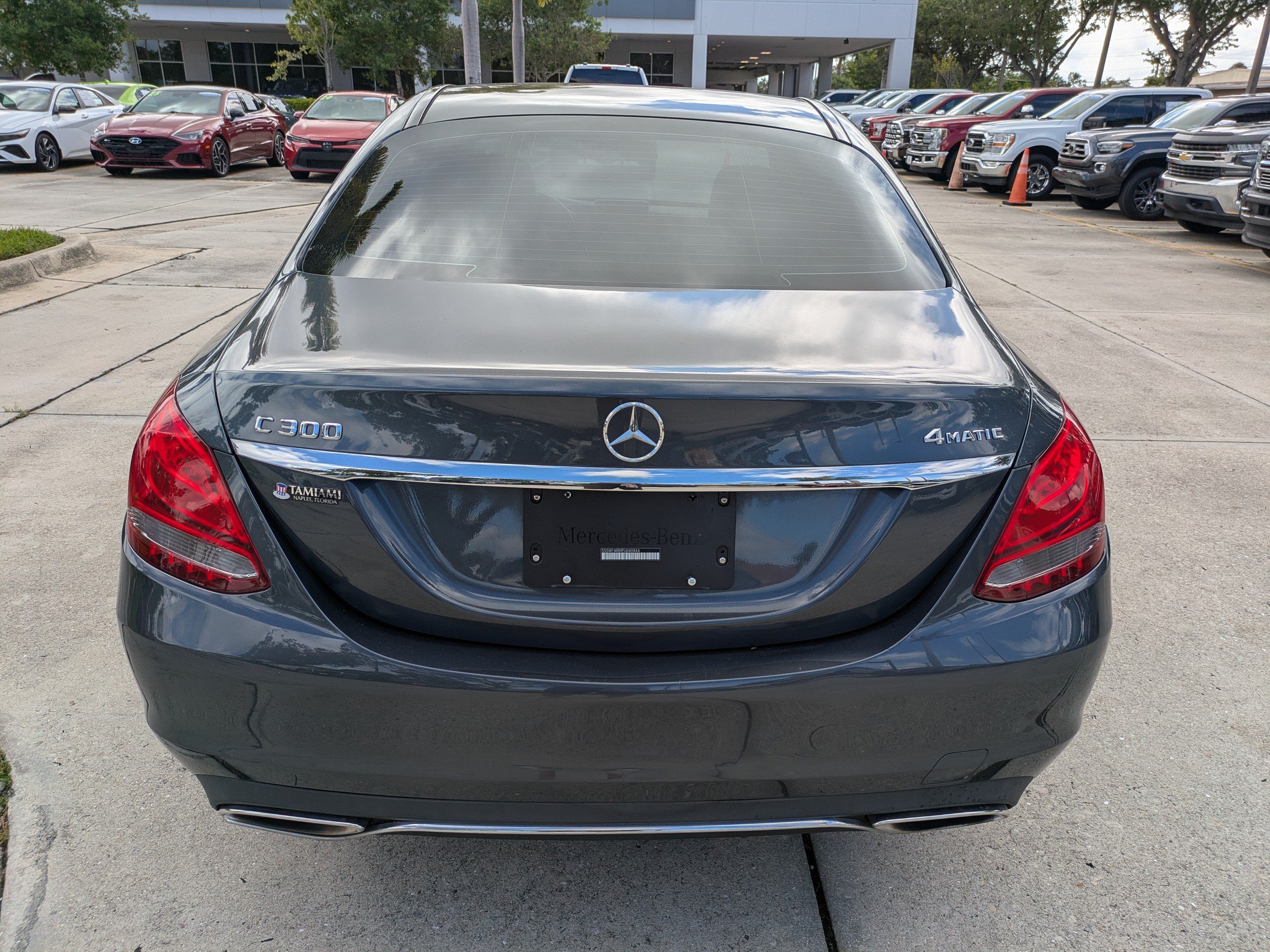 Used 2015 Mercedes-Benz C 300 4MATIC Sedan image 5