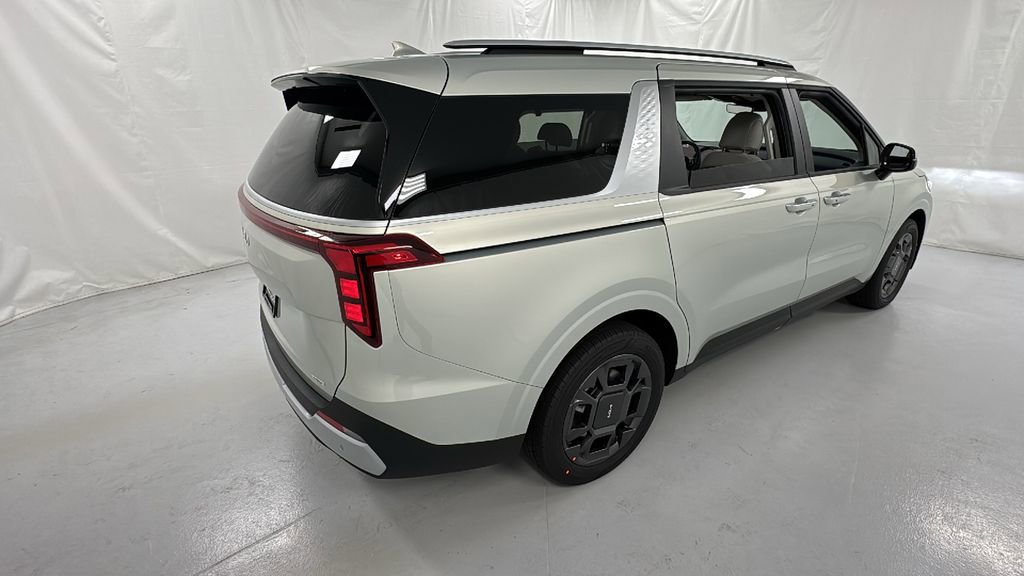 New 2026 Kia Carnival EX image 3