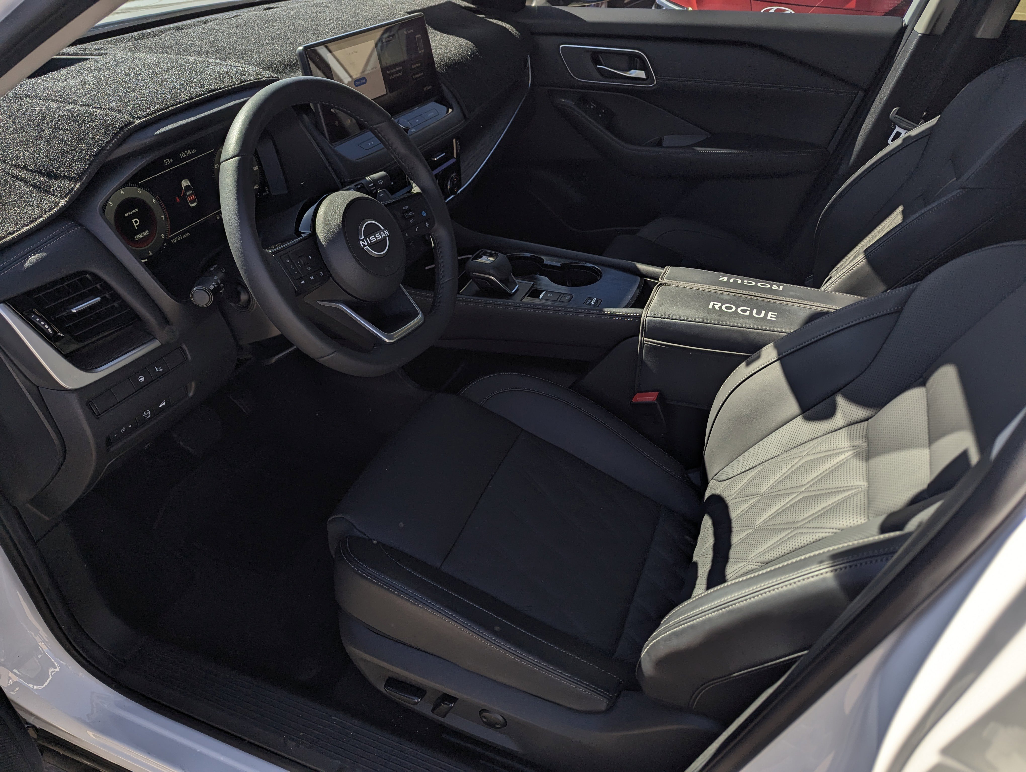 Used 2024 Nissan Rogue Platinum w/ Platinum Premium Package image 9