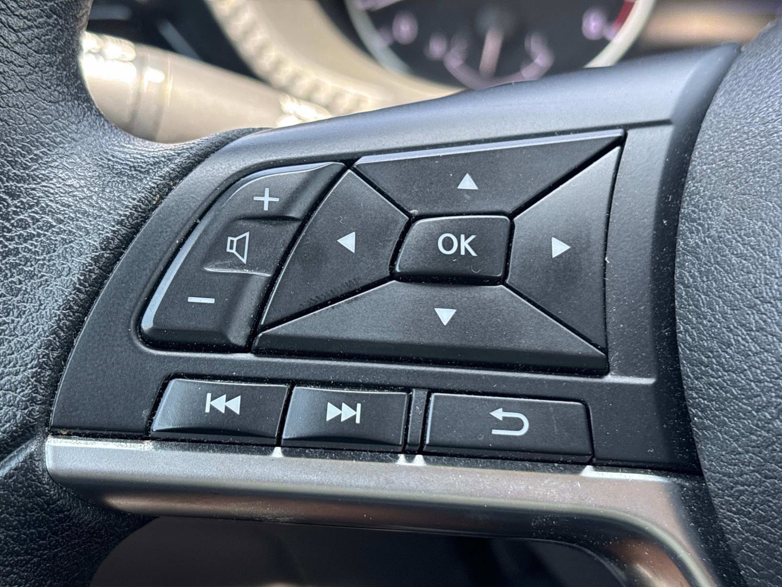 Used 2023 Nissan Sentra SV image 8