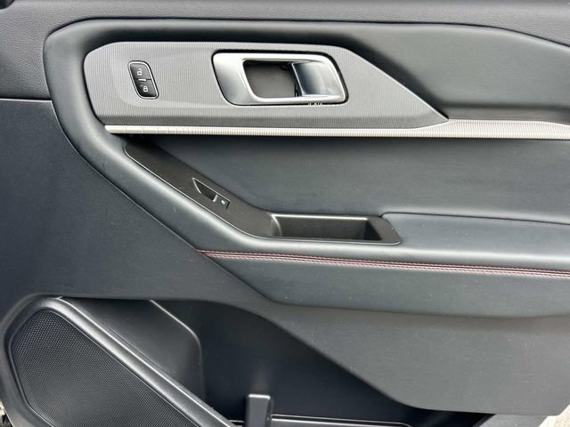 Certified 2025 Ford Explorer ST-Line AWD/4WD image 30