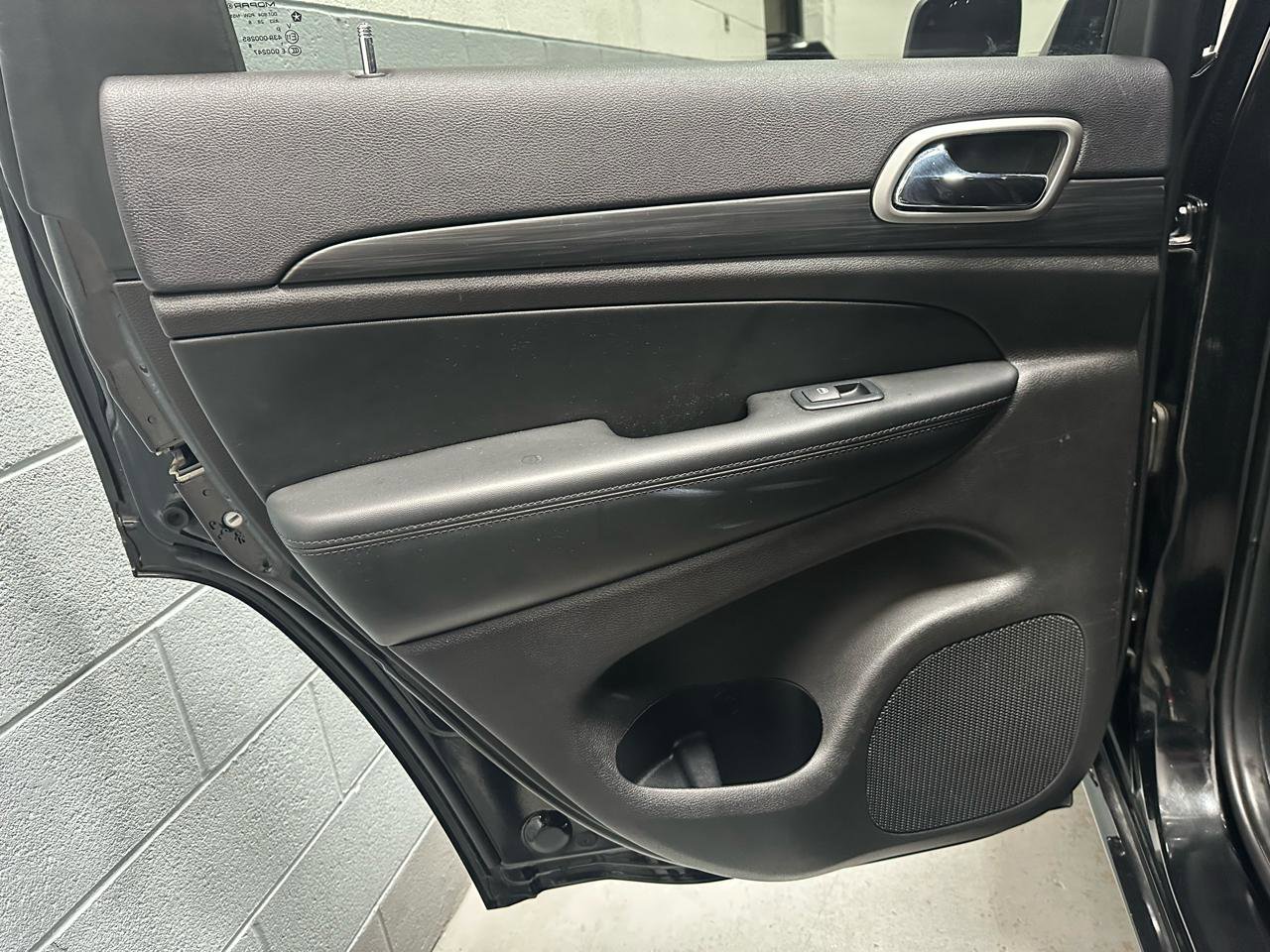 Used 2019 Jeep Grand Cherokee Altitude image 13