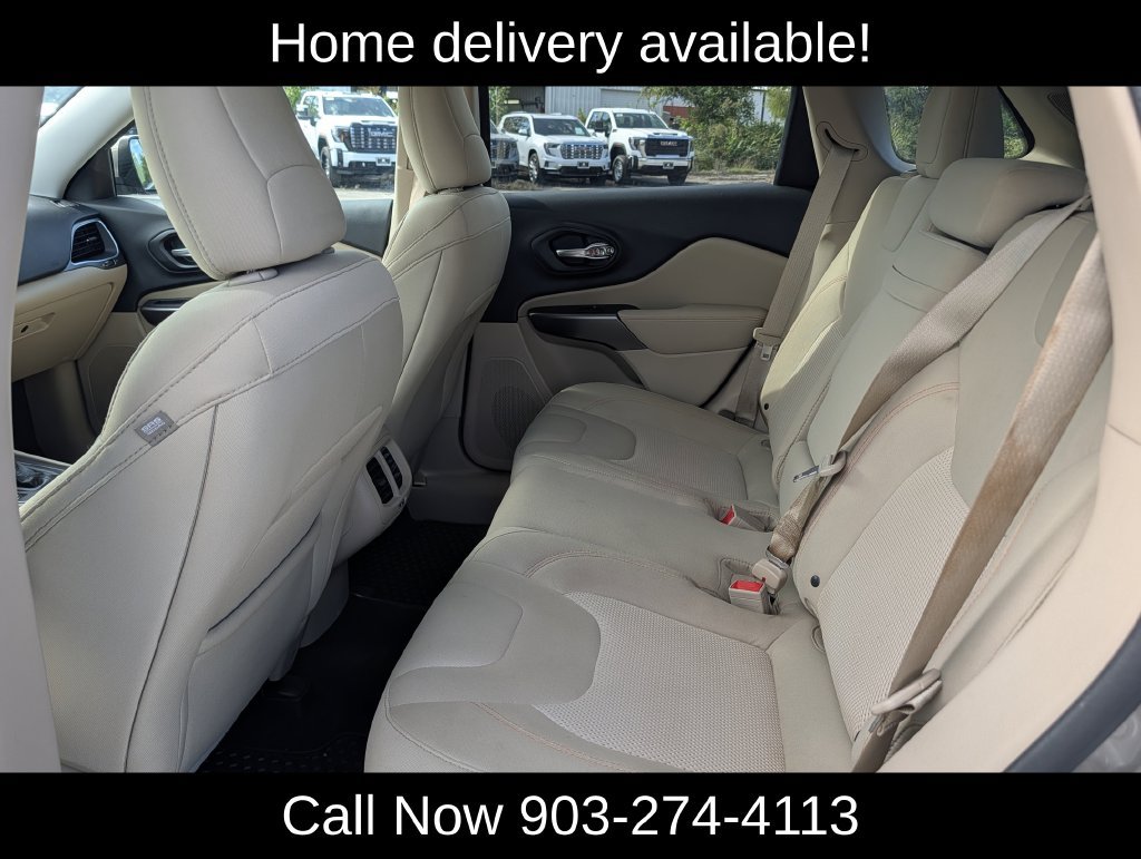 Used 2019 Jeep Cherokee Latitude w/ Cold Weather Group FWD image 28