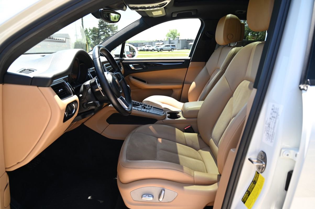 Used 2018 Porsche Macan S image 16