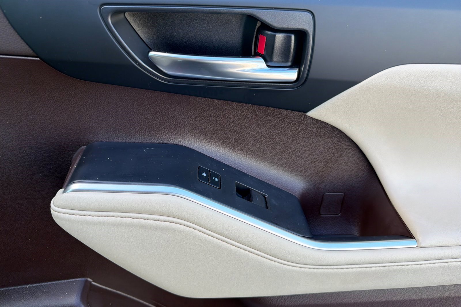 Used 2022 Toyota Highlander XLE image 22