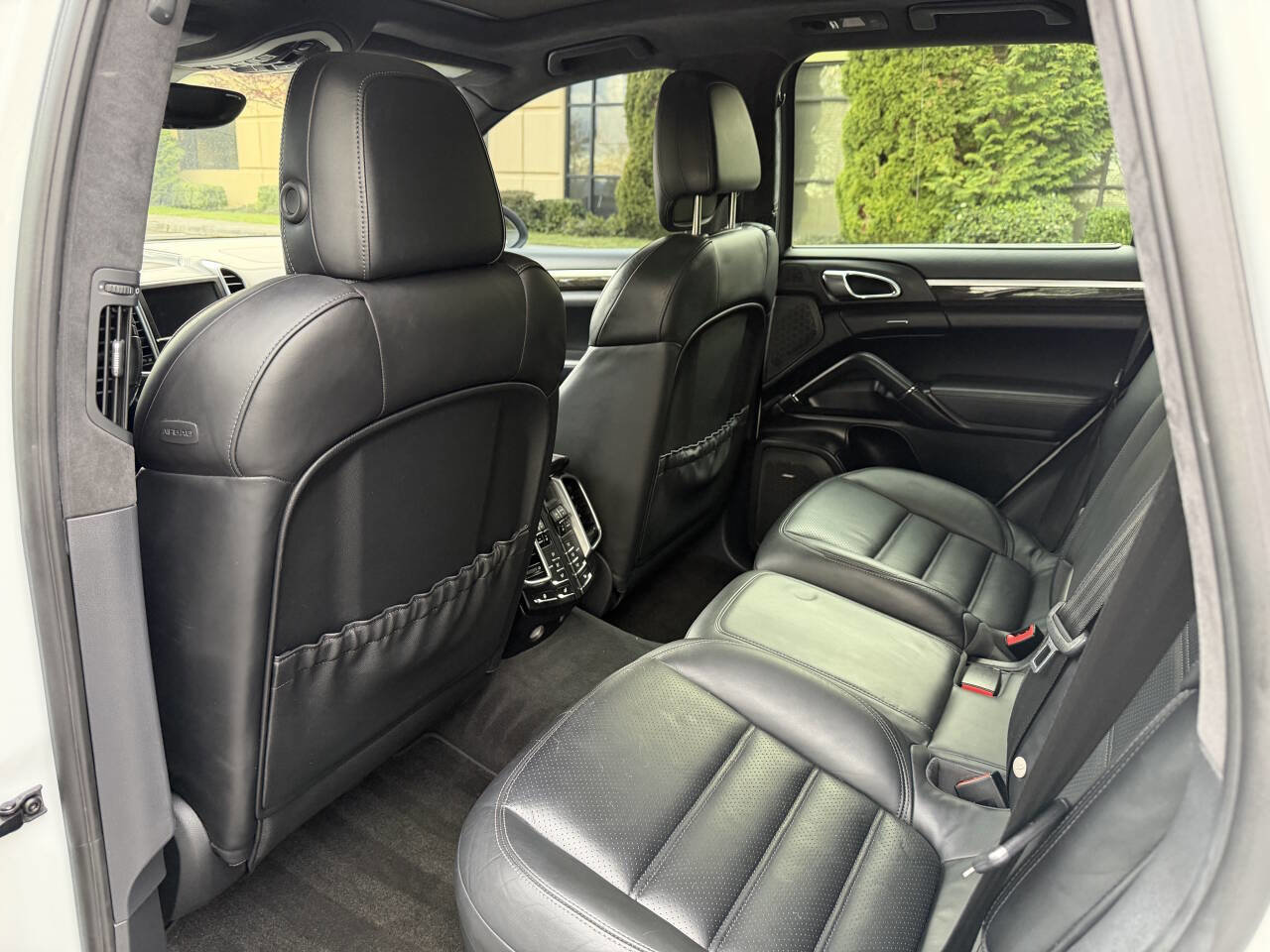 Used 2013 Porsche Cayenne Turbo AWD/4WD image 27