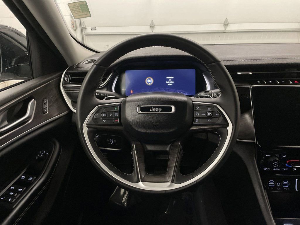 Used 2023 Jeep Grand Cherokee Limited image 5