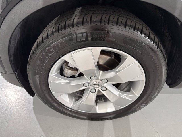 Used 2022 Volvo XC40 T5 Momentum AWD/4WD image 5