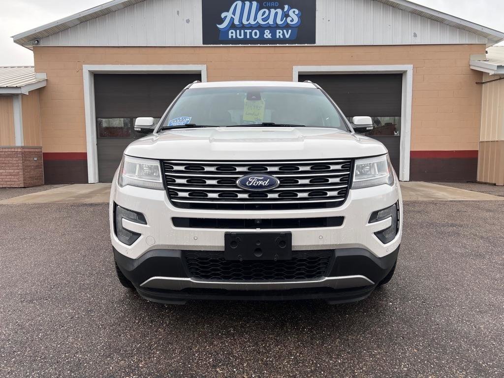 Used 2016 Ford Explorer Limited w/ Equipment Group 301A AWD/4WD image 2