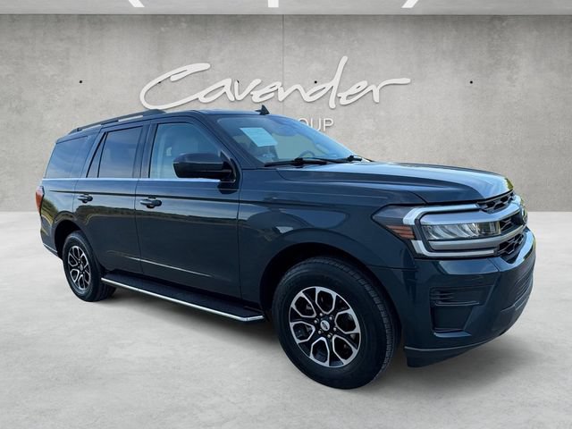 Used 2022 Ford Expedition XLT RWD image 2