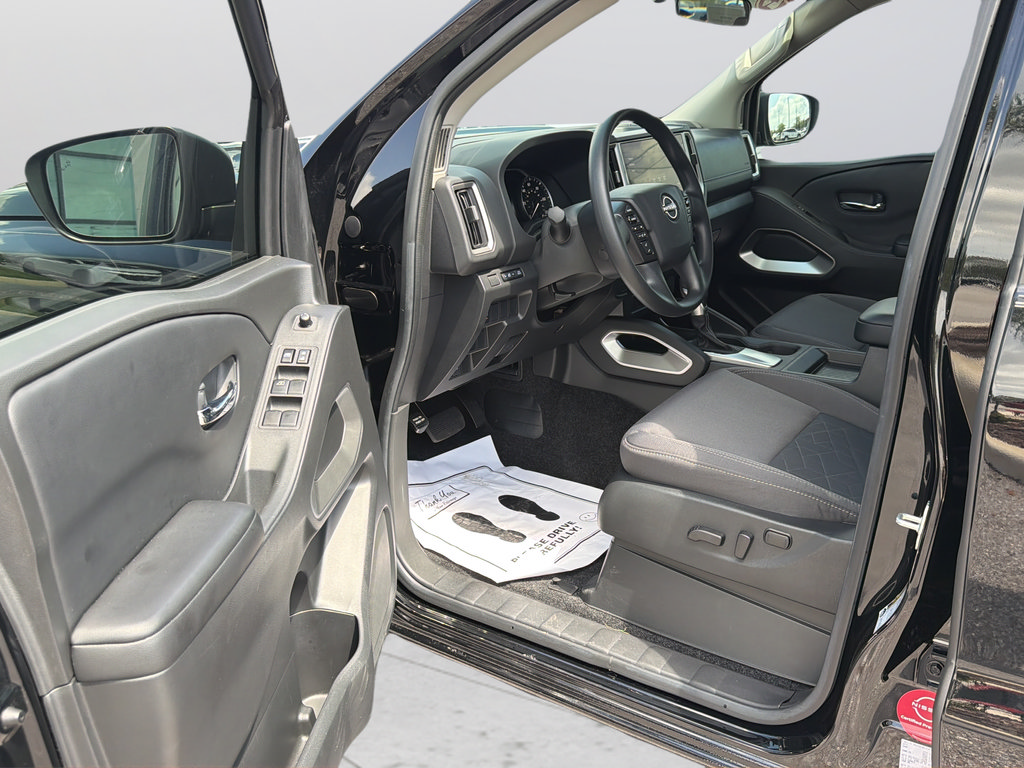 Certified 2025 Nissan Frontier SV RWD image 12
