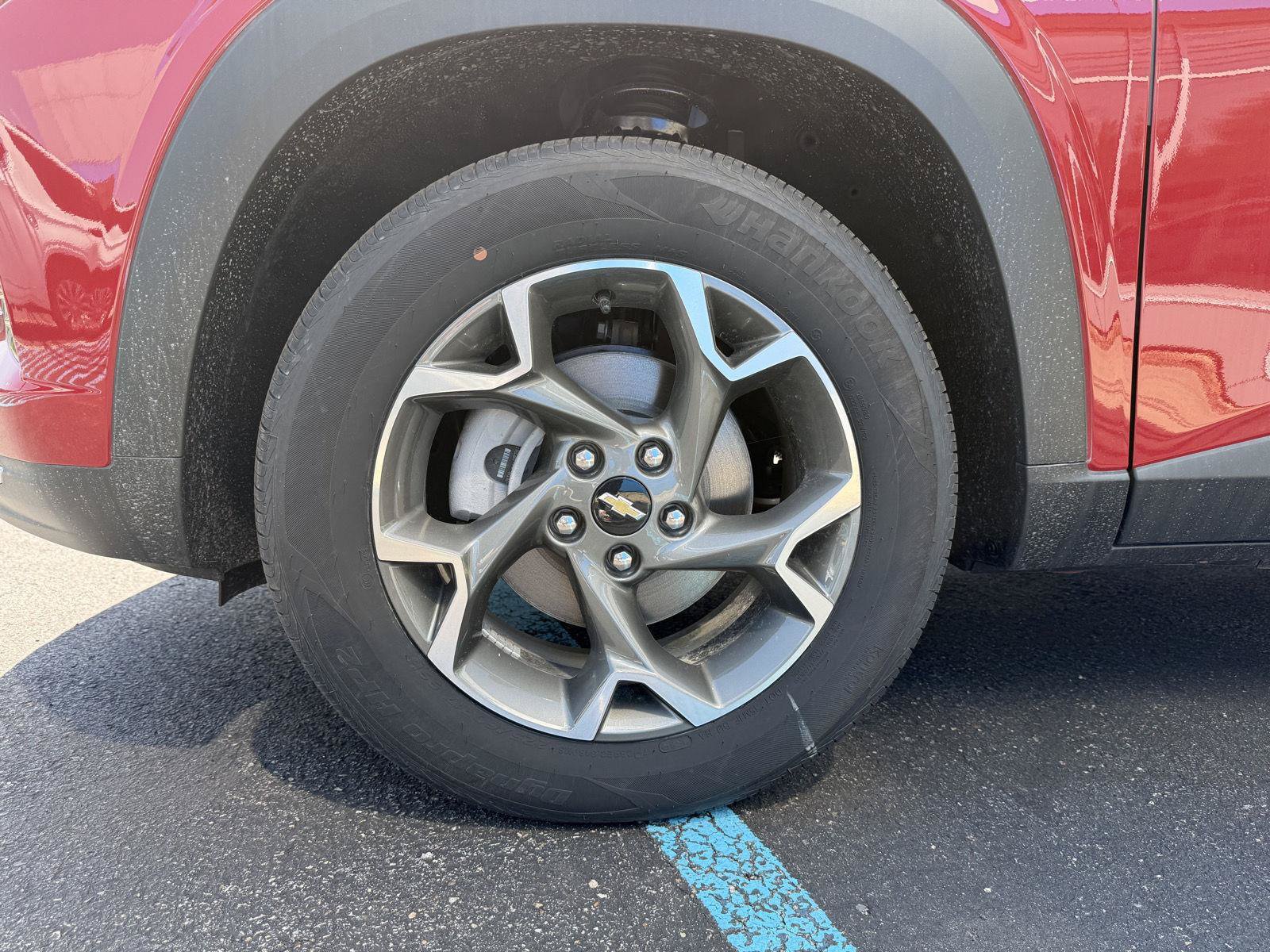New 2026 Chevrolet Trax LT w/ Sunroof Package FWD image 8