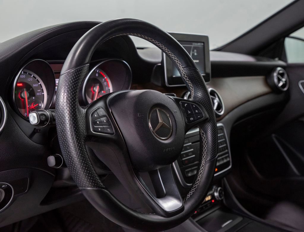 Used 2016 Mercedes-Benz GLA 250 4MATIC image 24