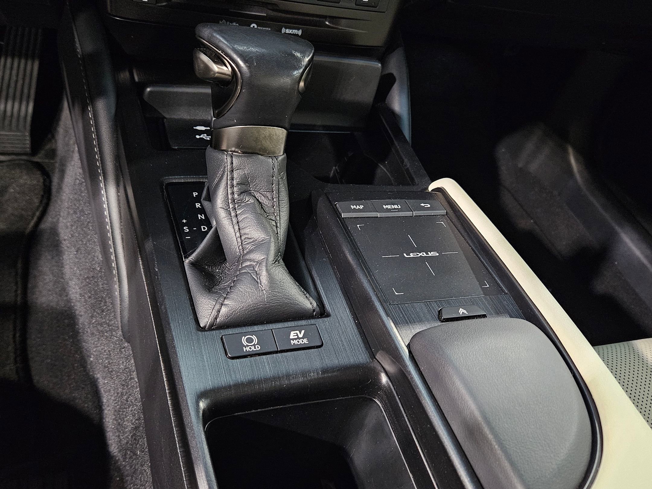 Used 2022 Lexus ES 300h w/ Premium Package image 31