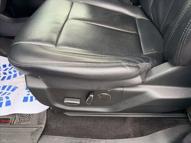 Used 2019 Ford Expedition XLT w/ Equipment Group 202A AWD/4WD image 18