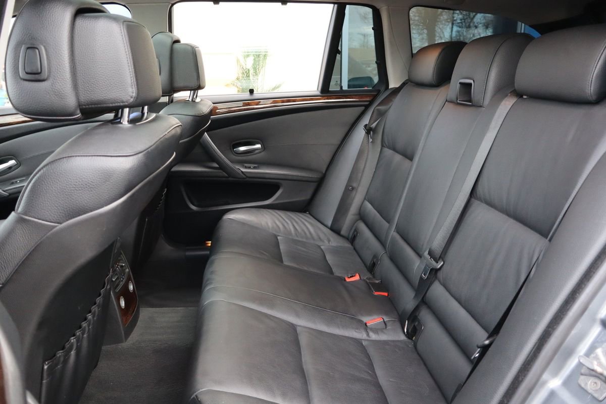 Used 2010 BMW 535i xDrive Wagon image 11