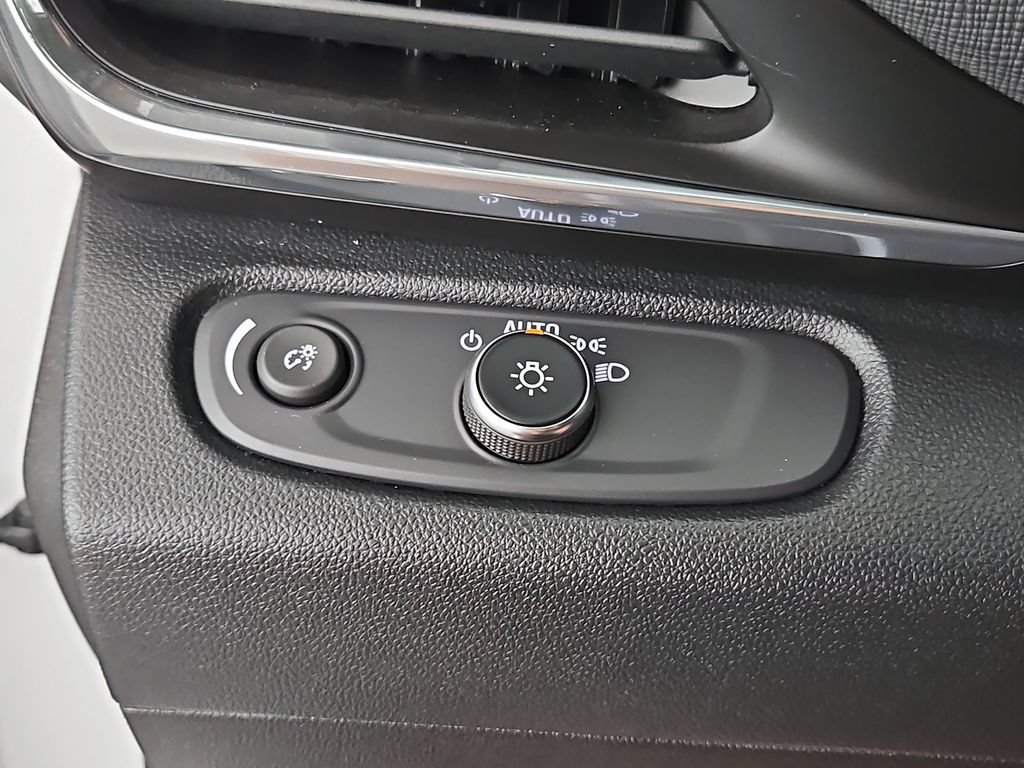 Used 2025 Buick Envista Preferred w/ Convenience I Package FWD image 23