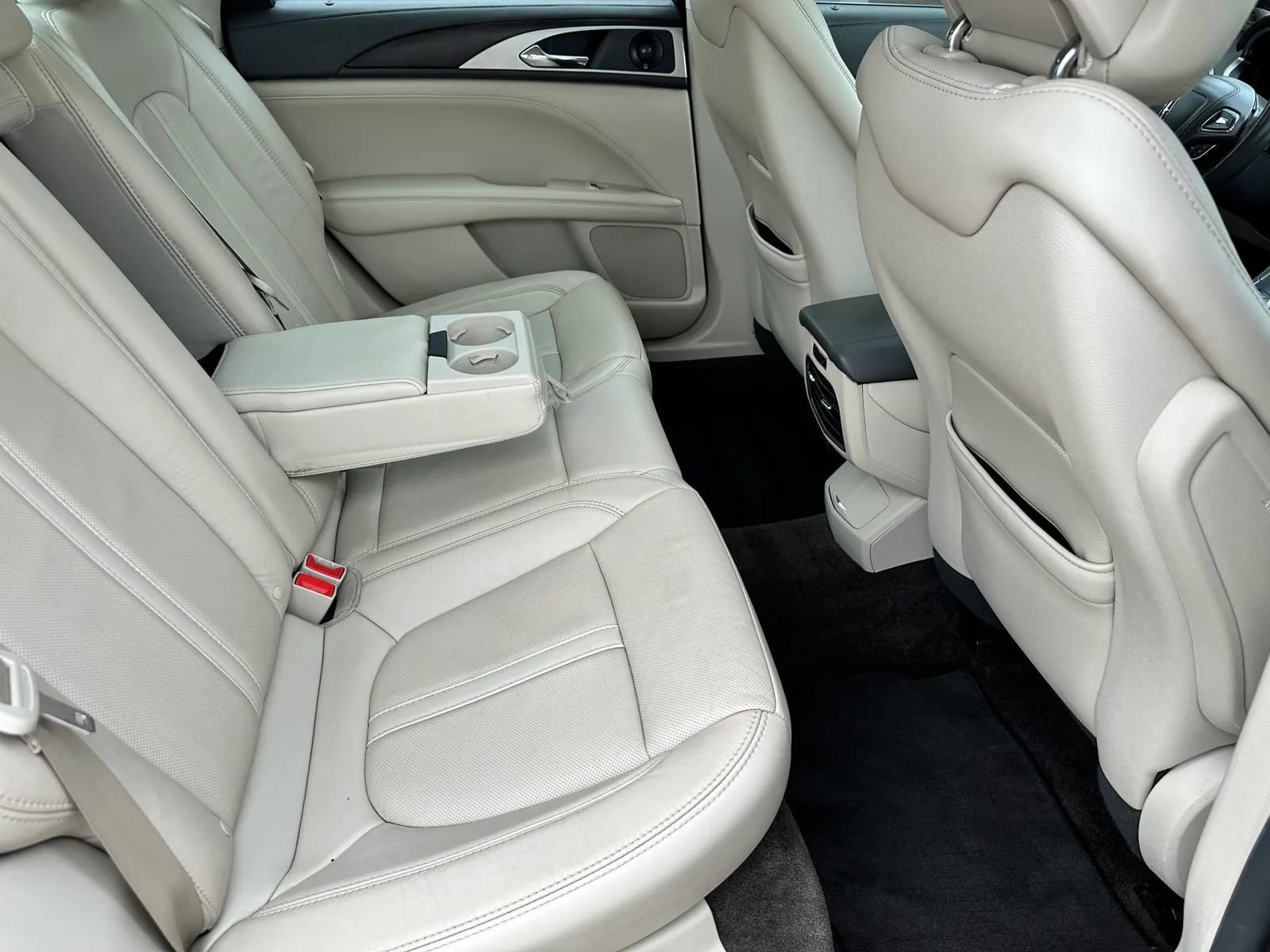 Used 2018 Lincoln MKZ Reserve w/ Climate Package AWD/4WD image 18